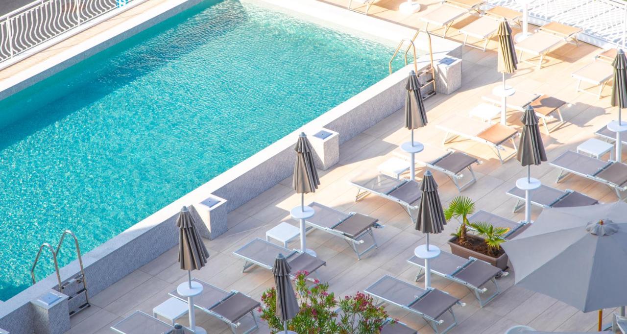 Hotel Nember ลิโดดิเยโซโล ภายนอก รูปภาพ