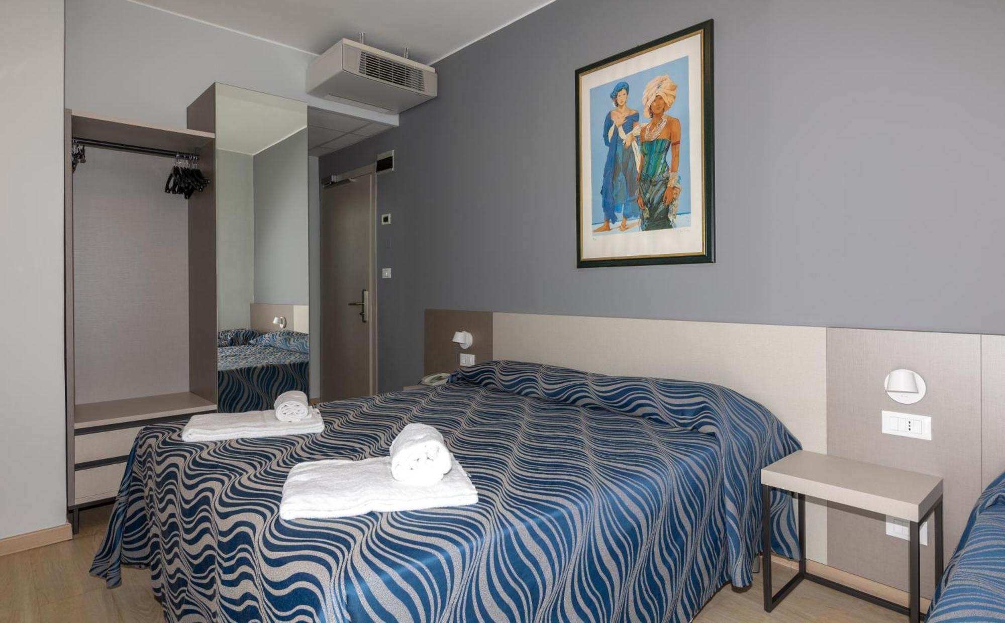 Hotel Nember ลิโดดิเยโซโล ภายนอก รูปภาพ