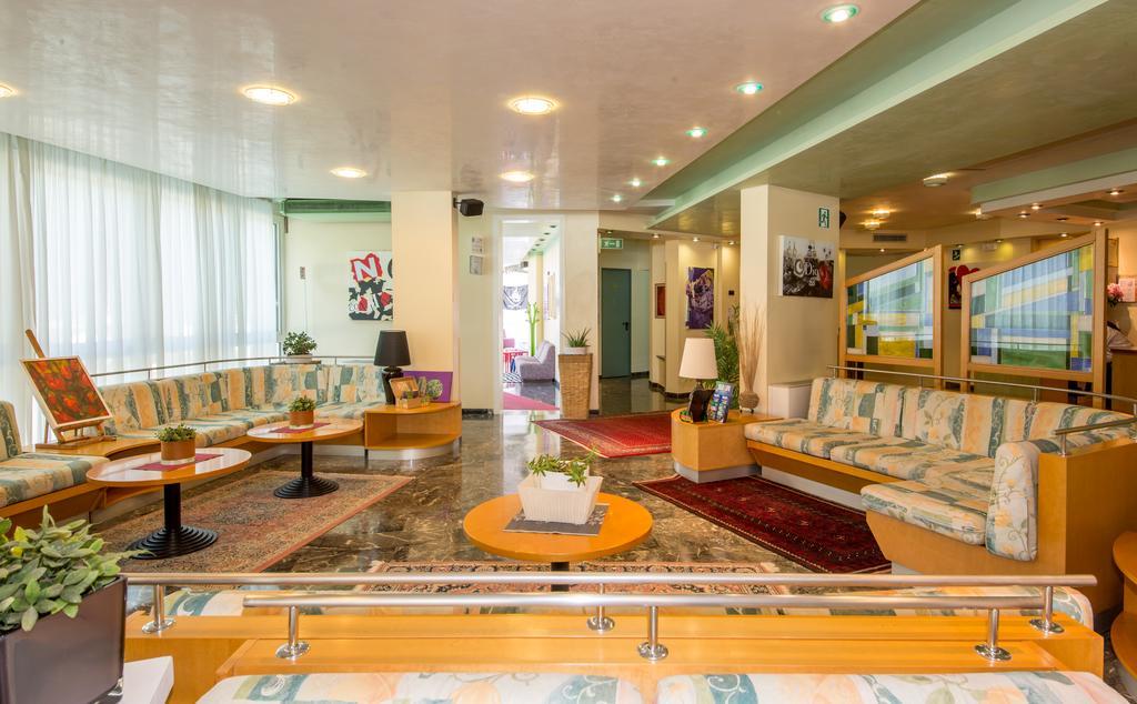 Hotel Nember ลิโดดิเยโซโล ภายนอก รูปภาพ